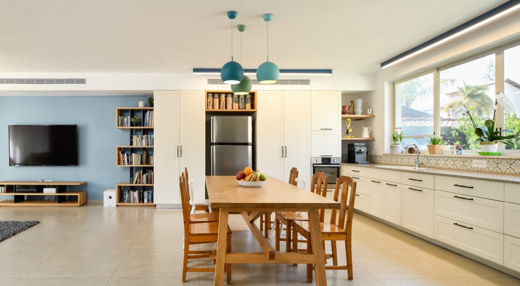 Open space with kitchen, dining area and living room