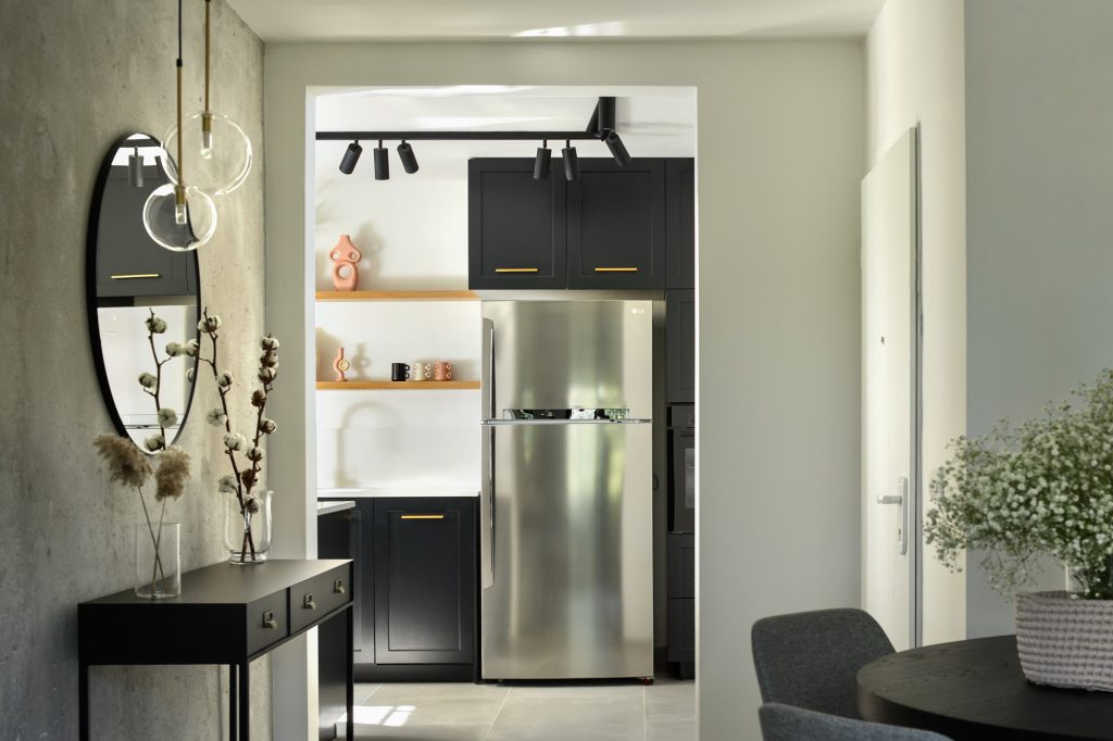 View from the entrance corner to the kitchen